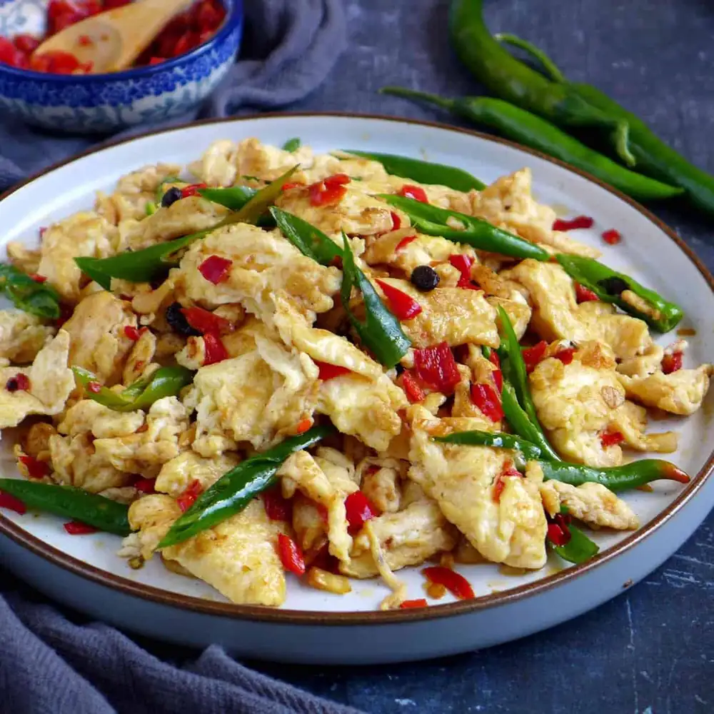 Egg and Pickled Chili Stir-fry (剁椒鸡蛋)