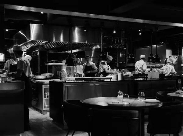Todo lo que necesitas saber antes de cenar en El Chato, la mesa más comentada de Bogotá