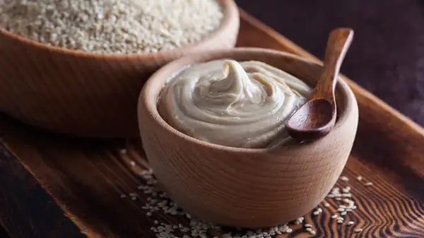 The different types of tahini according to the roasting and the sesame husk