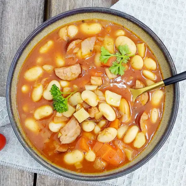 sopa de frijoles