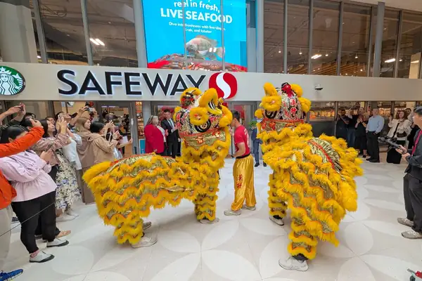 ‘A Safeway unlike any other’: Inside Oakridge Park’s newly threw open its doors 50,000+ sq. ft. flagship grocery store