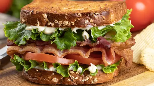 How to toast bread for the crispiest BLT