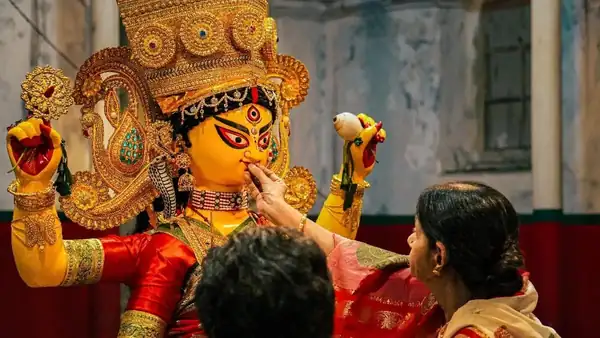 No Non-Veg During Durga Puja 2026 In Kolkata? Myths Busted And Truth Revealed