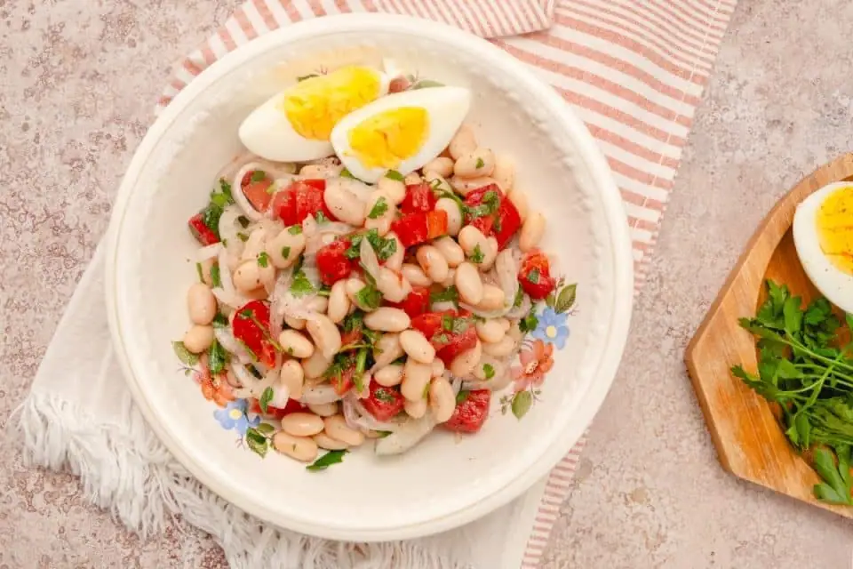 Piyaz: ensalada turca de frijoles blancos