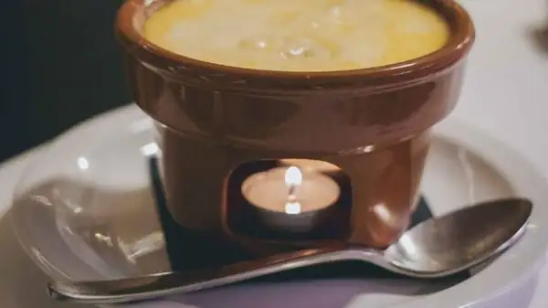 Fondue de Saboya, cómo hacerla en casa con la receta de Giuseppe Giovale de Beppe ei suoi formaggi