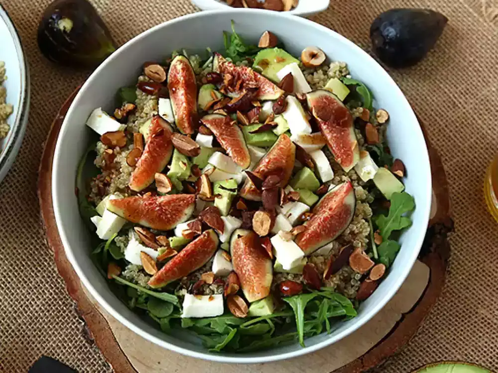 Fig, arugula, quinoa, mozzarella, and avocado salad recipe
