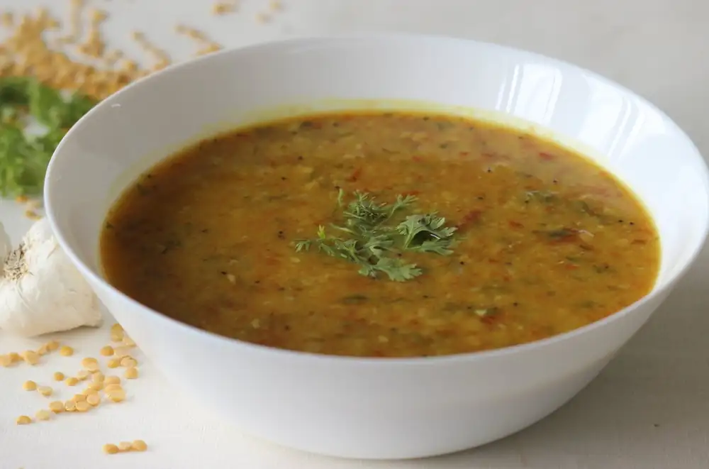 Sopa de lentejas doradas. Un plato no será suficiente