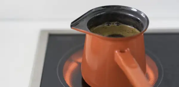 Common mistakes when preparing Turkish coffee that ruin its flavor