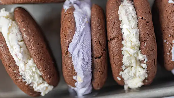 Estos sándwiches de helado son mucho mejores que los de la tienda