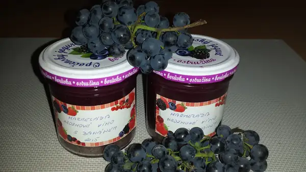 Grape wine marmalade