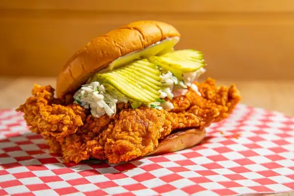Este mes abren nuevos locales de tacos y pollo frito para la noche en Nueva Orleans