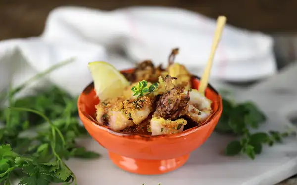 Receta de calamares fritos con pan rallado - Agridulce