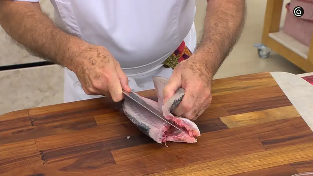 How to fillet a sea bream