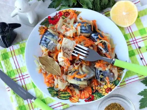 Mackerel in a jar in the oven