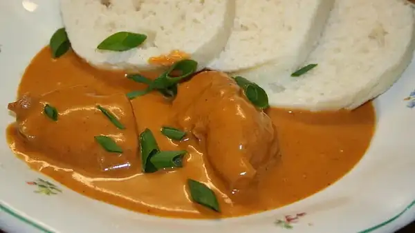 Autumn chicken with peppers and pumpkin. Hokkaido gives the sauce a beautiful color and no roux is needed to thicken it