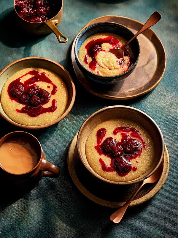 Amaranth porridge with blackberry and ginger compote
