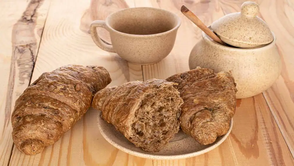 Wholemeal brioche with mixed seeds