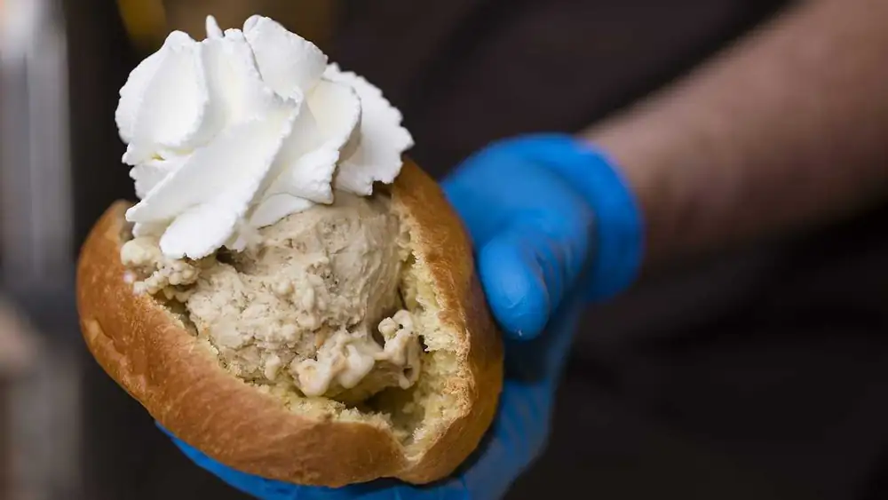 How much does a brioche with ice cream cost at the ice cream shop?