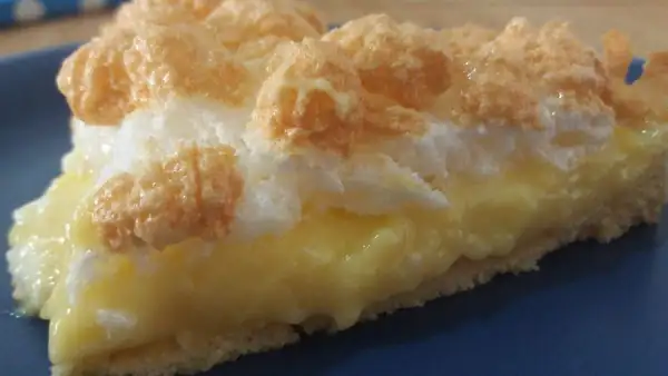 Lemon cream meringue, a delicious and refined dessert