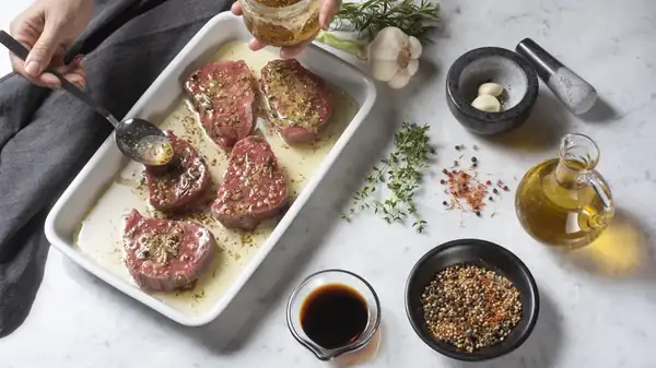 Para obtener un adobo perfecto para el bistec en todo momento, necesitas 4 componentes