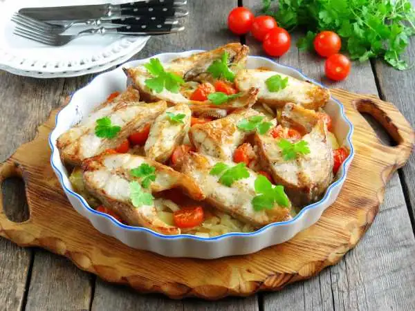 Perch with potatoes in the oven