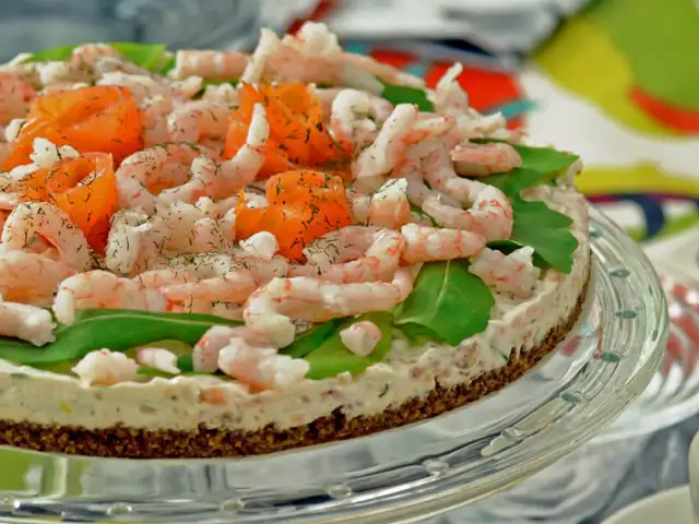 Cold-smoked salmon and cream cheese cake
