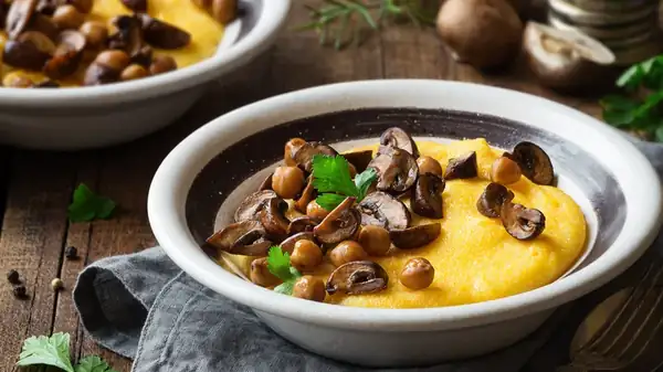¿Existe alguna diferencia entre la sémola de maíz y la polenta?