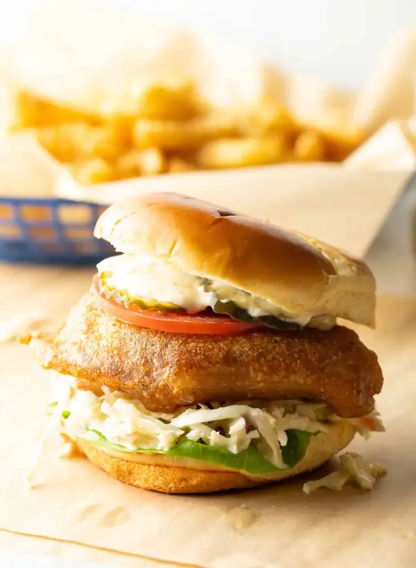 Receta de sándwich de pescado frito (vídeo)