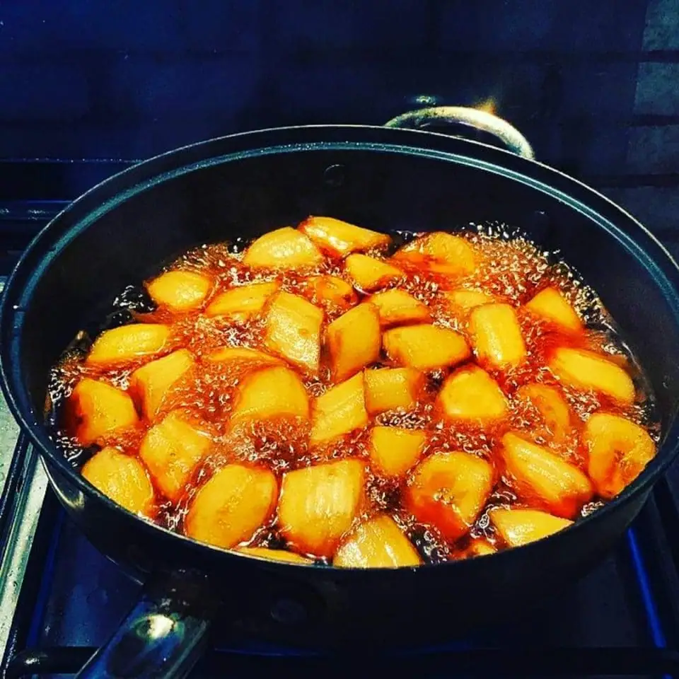 Minatamis Na Saging (Sweetened Bananas)