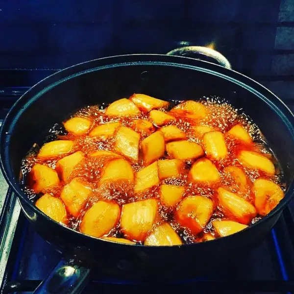 Minatamis Na Saging (Sweetened Bananas)