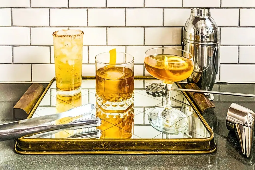 Los cócteles con base dividida llevan tus botellas favoritas al siguiente nivel