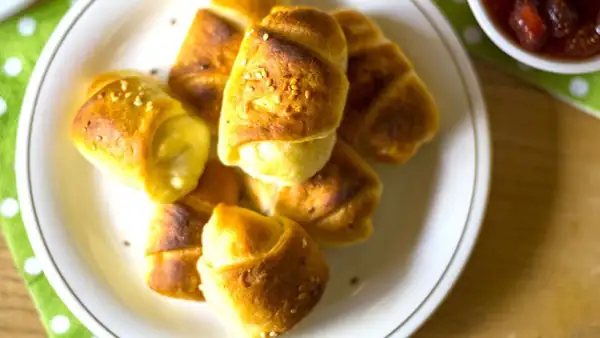 Super soft bon bon croissants: the contagious breakfast everyone wants, they even come with a filling, try them in milk, you won't be able to stop!