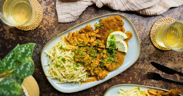 Vegan Jägerschnitzel with chanterelles & Spätzle