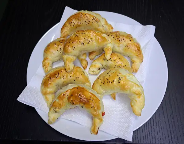 Mushroom puff pastry rolls