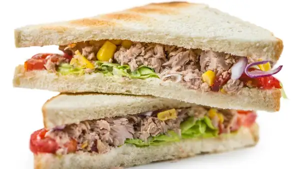 When To Use Oil-Packed Tuna Over Water-Packed (And Why It Matters)