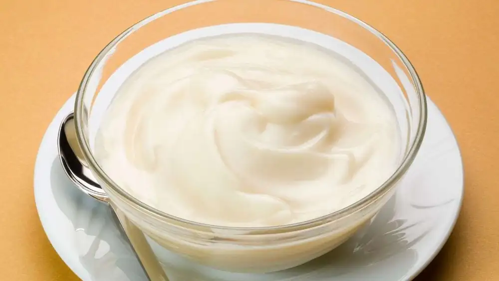 This is how I make eggless cream in just a few minutes. It's not only delicious, but I can decorate and fill it however I like!