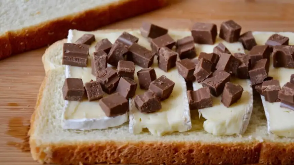 Brie and chocolate: an unexpected combination you should definitely try