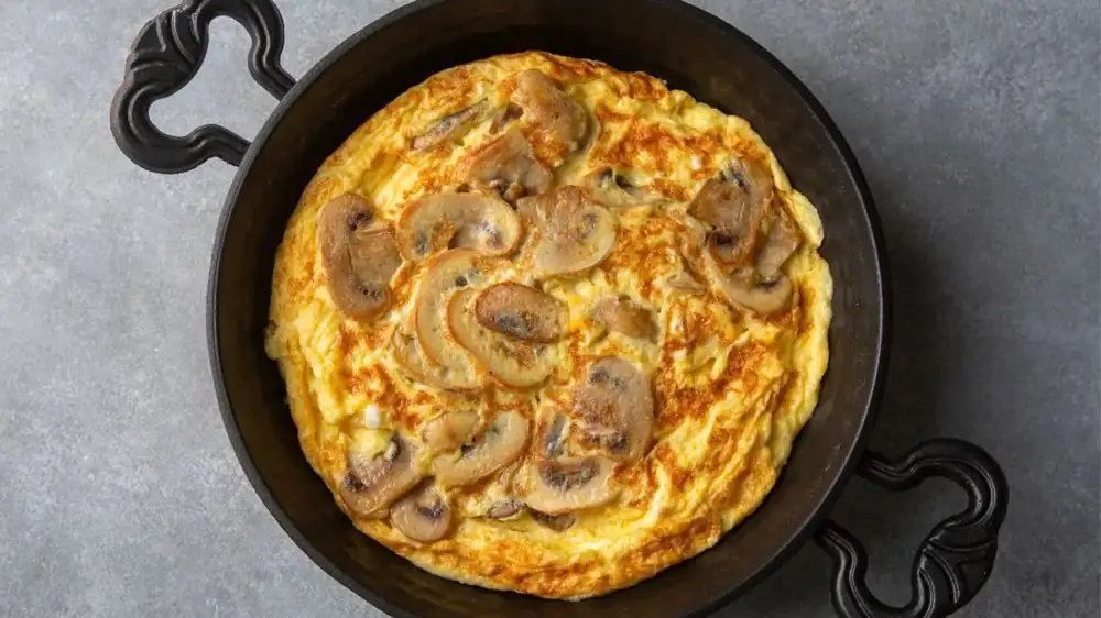 Top French chefs agree: “An omelet tastes better when the mushrooms are cooked separately; it prevents everything from getting soggy.”