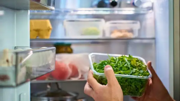 ¿Qué verduras no deben guardarse en el refrigerador? ¿Cuáles es mejor dejar fuera?