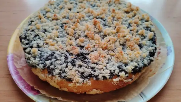 Double-serving cake made from remoska