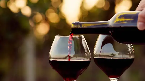 Vino durante la dieta: Esto es lo que realmente puedes beber