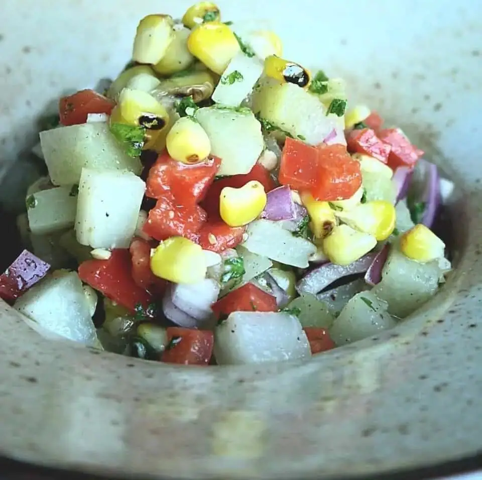 Ensalada de chayote y maíz a la parrilla