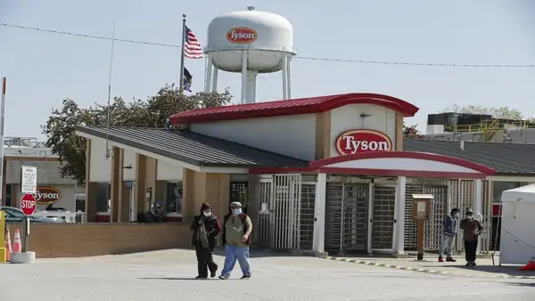 Tyson Foods to close beef plants in Illinois and Utah