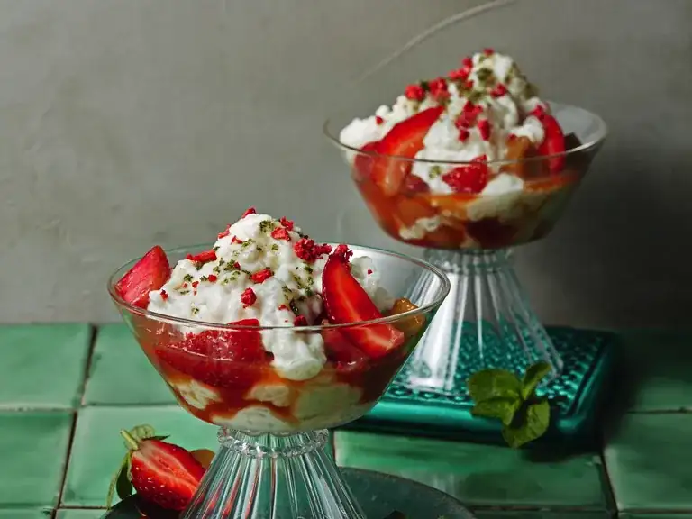 Quark mousse with tarragon and white chocolate