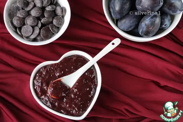 Plum jam with chocolate