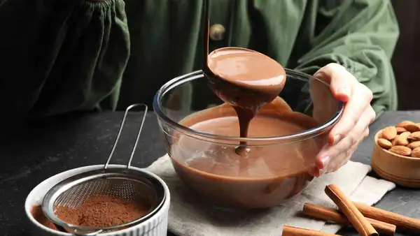 Eggless custard, ready to serve in three minutes