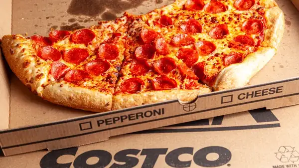 The Mesmerizing Way Costco Slices Its Food Court Pizzas