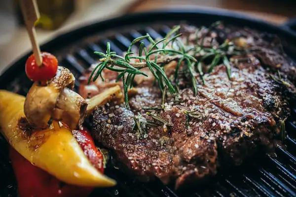 Steak 'will be tastier' if you add unexpected ingredient while it's resting