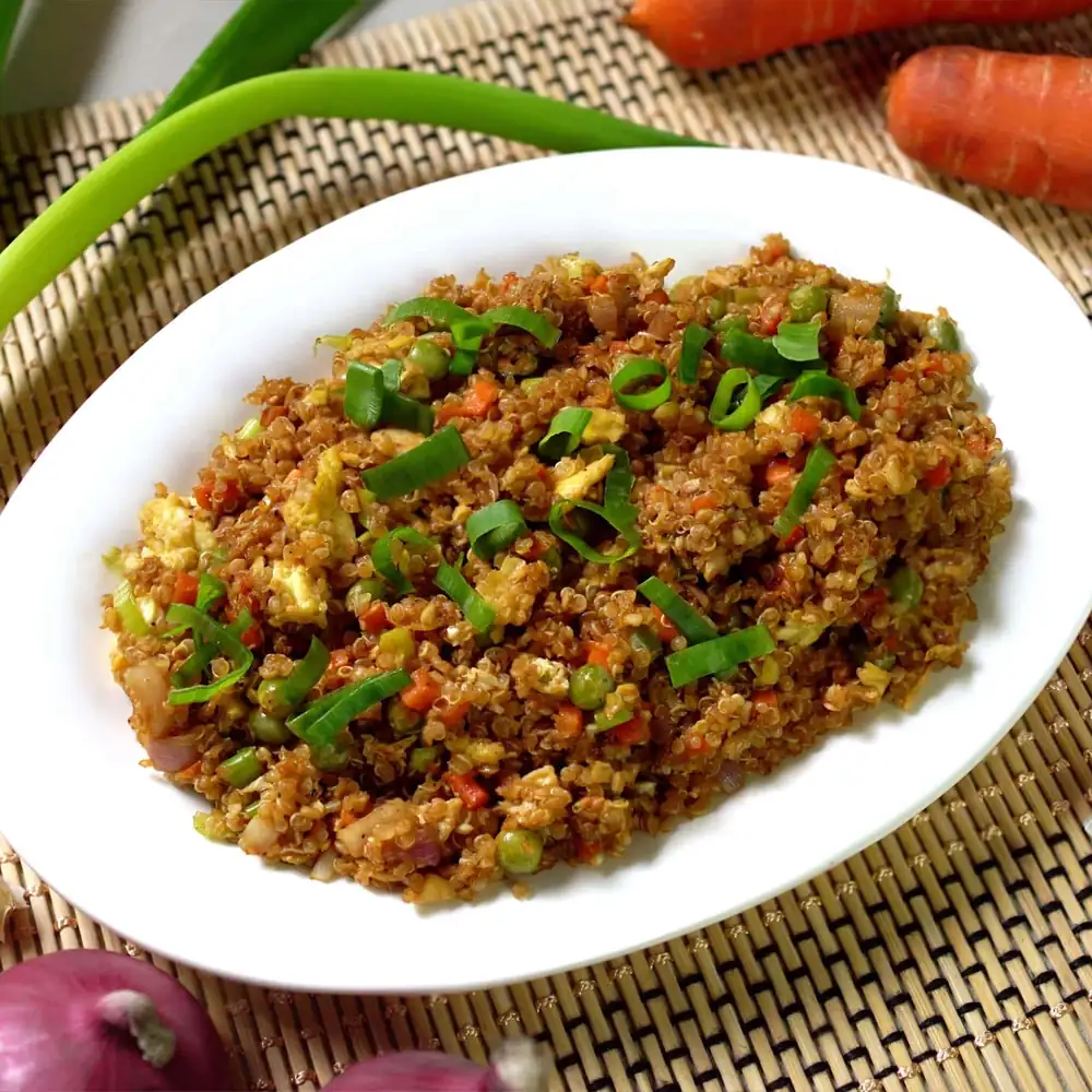 Arroz frito con quinoa: una versión peruana nutritiva de un plato clásico