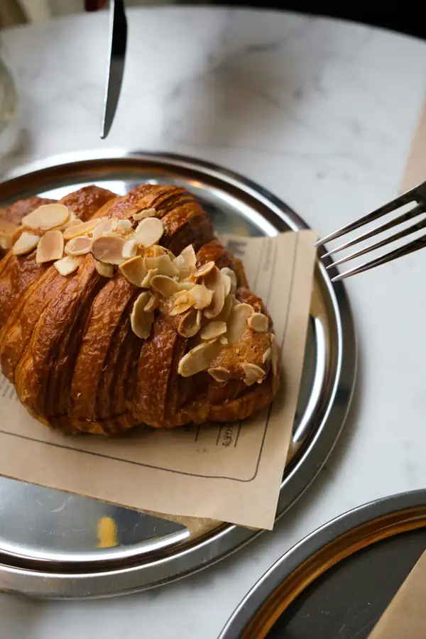 Croissants de almendra súper fáciles